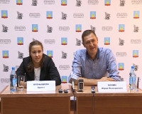 Сегодня  встретились две спортивные эпохи – пловцы Юрий Мухин и Арина Опенышева