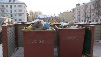 Бытовой мусор несколько дней не вывозили из-за поломки мусоровозов