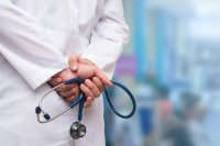 Мотивировать медицинских специалистов к работе на территории ЗАТО не удается