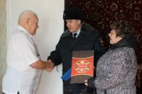 Полицейские поздравили ветеранов ВОВ с Днем защитника Отечества
