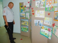 «Портреты полицейских семей» - в отделе МВД организована выставка детских рисунков