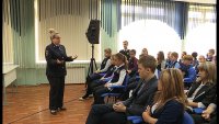 Зеленогорские полицейские провели школьный урок «Твоя пятерка безопасности»