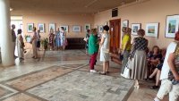 В городском ДК открыли выставку художников-любителей - "Душа рисует красками"