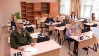 В 169 школе родители будущих выпускников сдали ЕГЭ по русскому языку