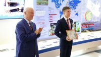 Учащимся Зеленогорска вручили стипендии  генерального директора ЭХЗ Сергея Филимонова