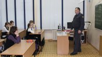 Полицейские и общественники Зеленогорска провели Уроки Мужества для школьников