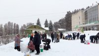 Зеленогорцы приняли участие в традиционном параде снеговиков