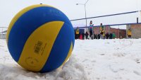 В Зеленогорске стартовали отборочные соревнования по волейболу на снегу