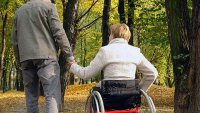 Возможность устраивать пожилых и инвалидов в приёмные семьи обсуждают в Управлении соцзащиты