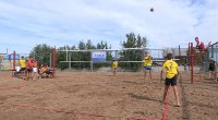В п. Октябрьском открыли площадку для пляжного волейбола