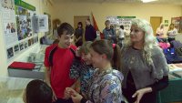 Дети из Зеленогорского детского дома побывали с экскурсией в обществе "Искра"