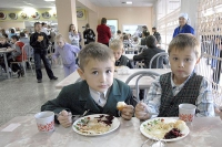 Большинство школьников Зеленогорска получают горячее питание