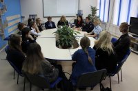 Школьники встретились с начальником зеленогорского отдела МВД Максимом Ковалевым