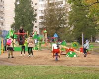 Завершены работы по обустройству детской площадки по улице Энергетиков, 2