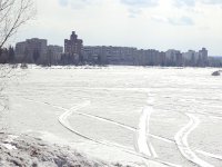 Спасатели просят горожан быть бдительными и избегать выхода на лед