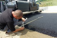 Контроль качества ремонта улиц Калинина и Индустриальная проведут специалисты КрУДор