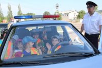 Зеленогорские дошкольники побывали в гостях у автополицейских