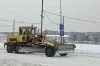 КБУ продолжает расчистку городских дорог от снежного наката