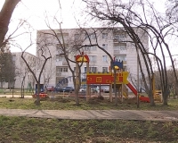 У общежития на Гагарина, 22 установили детский игровой комплекс