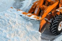 В ГЖКУ приступили к механизированной уборке снега с придомовых территорий