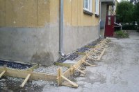 В ГЖКУ принято решение – в домах Первомайская,16 и Мира,47 отремонтируют отмостку