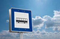 Обустройство некоторых автобусных остановок требует восстановления