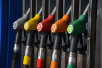 На автозаправочных станциях повышается цена на бензин