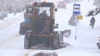 Коммунальные службы ведут борьбу с последствиями  снегопада