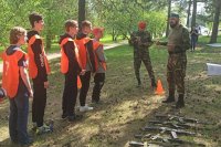 Военно-учебные сборы десятиклассников завершились военно-патриотической игрой "Сибирский щит"