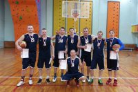 Команда «Саяны» в очередной раз стала чемпионом города по баскетболу среди мужских команд