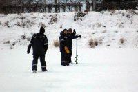 В службе «Спасатель» провели замеры льда на реке Кан