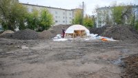 В детском городке за «Космосом» начали устанавливать МАФ