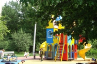Жильцы Комсомольской, 12 решили избавиться от детской площадки в своем дворе