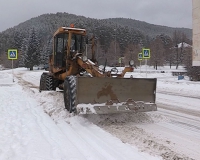 На улицы города выведена дополнительная снегоуборочная техника