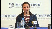 Пловчиха Арина Опенышева вернулась в город после Олимпиады