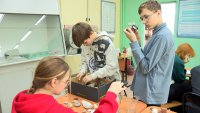 Преподаватели вуза сопровождают зеленогорских школьников в экологическом погружении