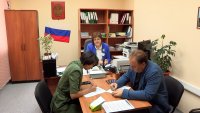 «Гражданский       мониторинг: в Зеленогорске члены общественного совета при полиции проверили деятельность отделения по вопросам миграции»